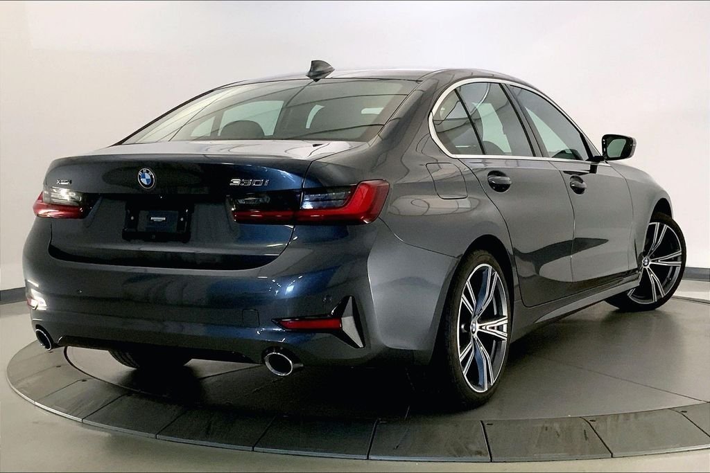 Used 2022 Mineral Grey Metallic BMW 330i xDrive image 12