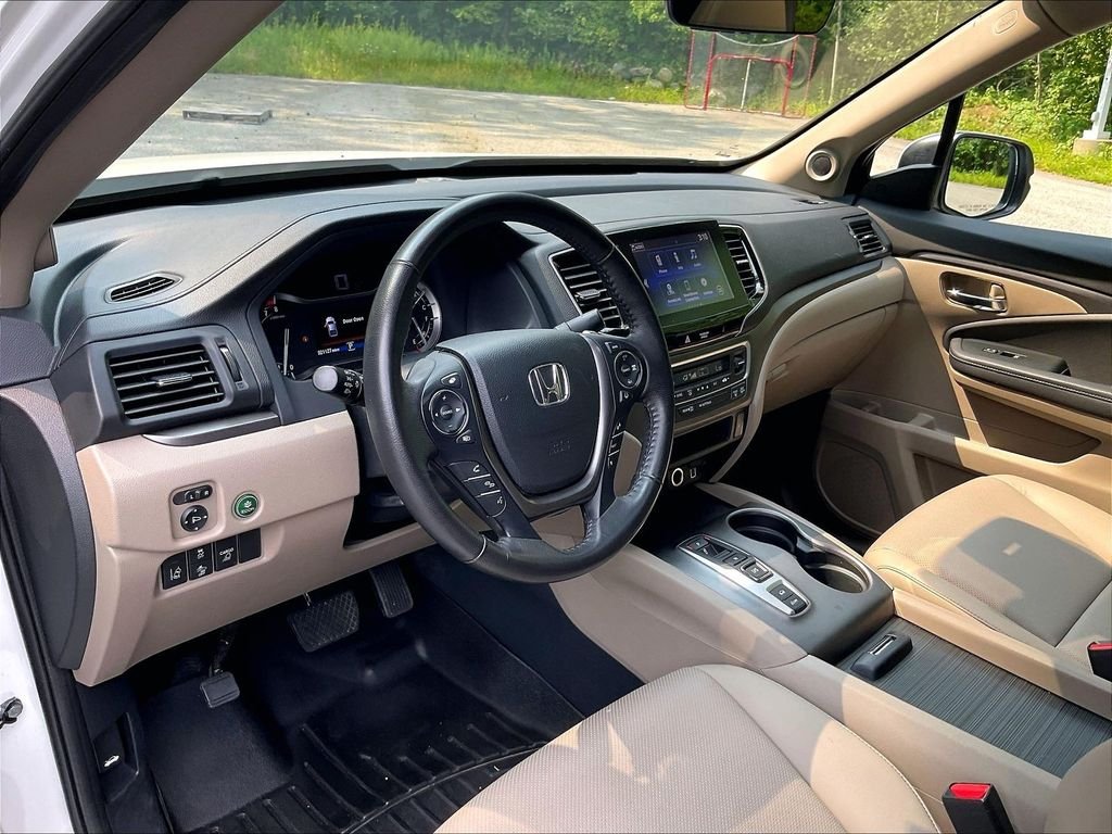 Used 2023 White Honda RTL image 8
