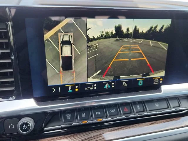 New 2026 Summit White Chevrolet LT DRW image 30