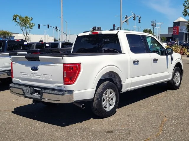 Certified Used 2022 Oxford White Ford XLT image 7