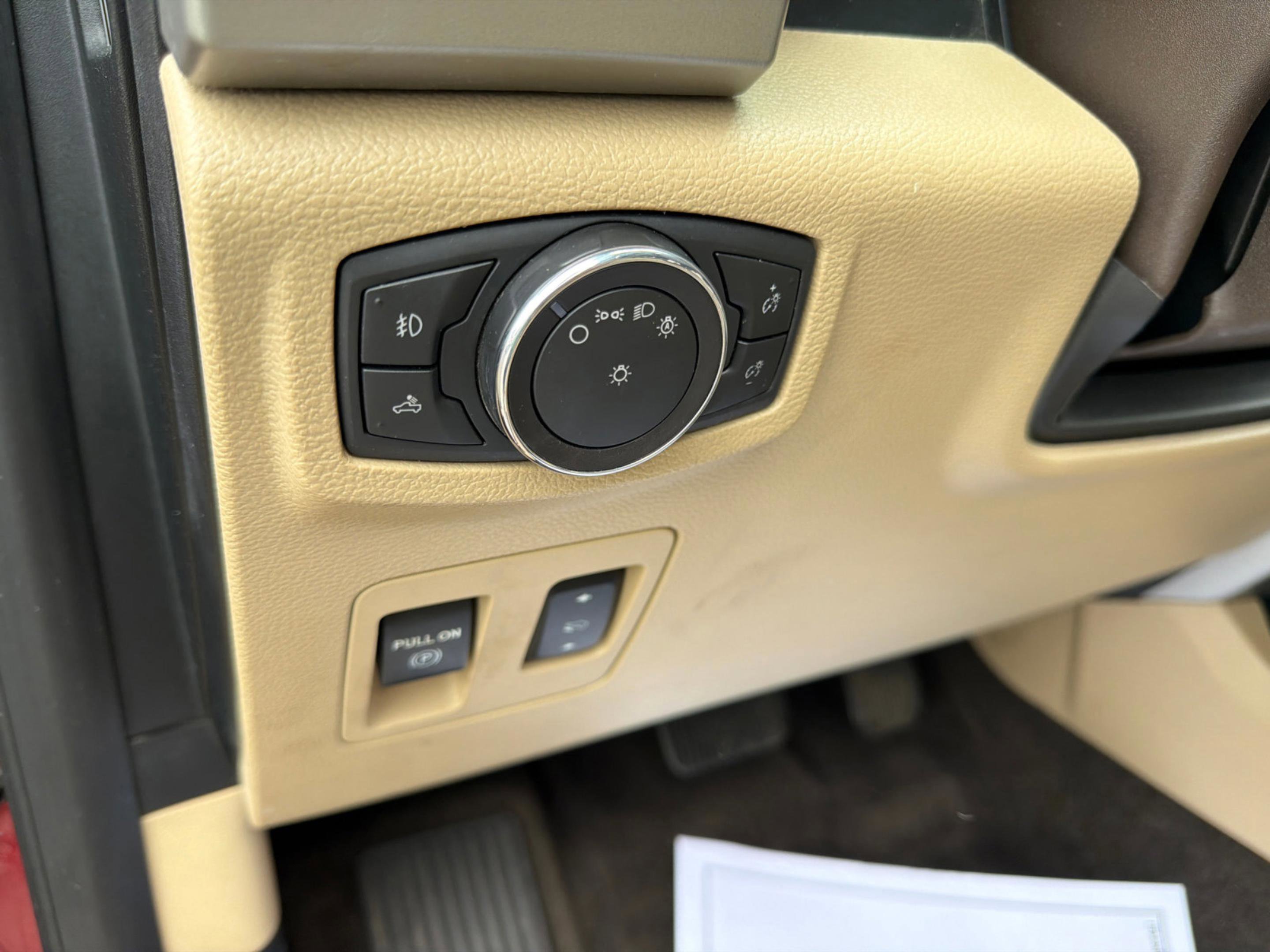 Used 2018 Ruby Red Metallic Ford LARIAT image 19