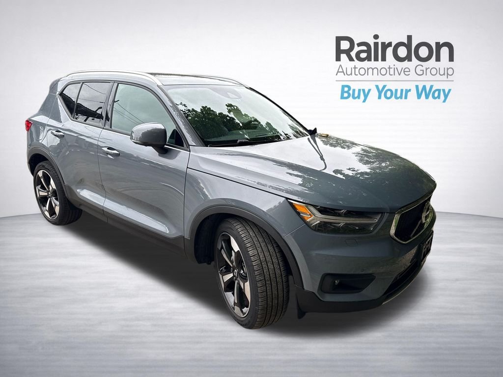 2020 Volvo XC40 T5 Momentum AWD's photo