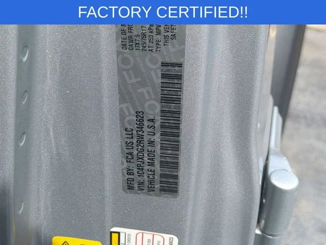 Used 2024 Silver Jeep Sport S image 35