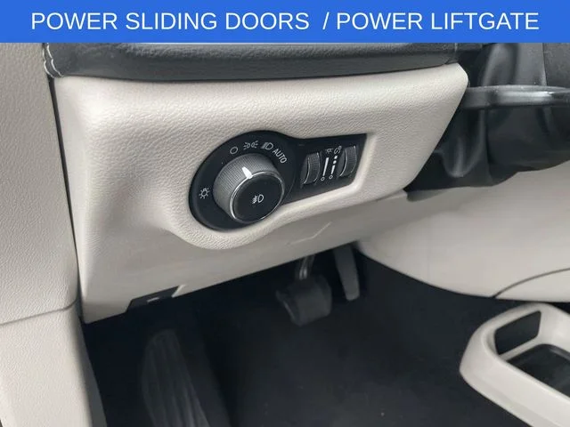 2022 Chrysler Pacifica Touring L - Photo 21