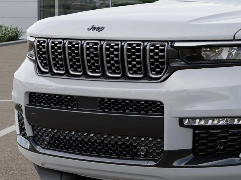 New 2025 Bright White Clearcoat Jeep Summit image 30