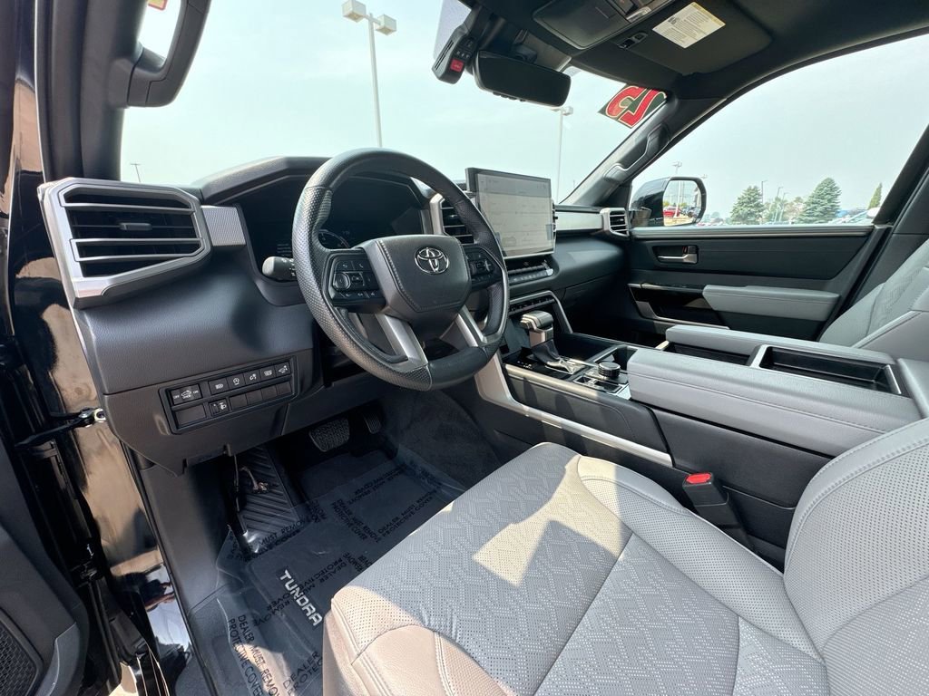 2025 Toyota Tundra Limited - Photo 10