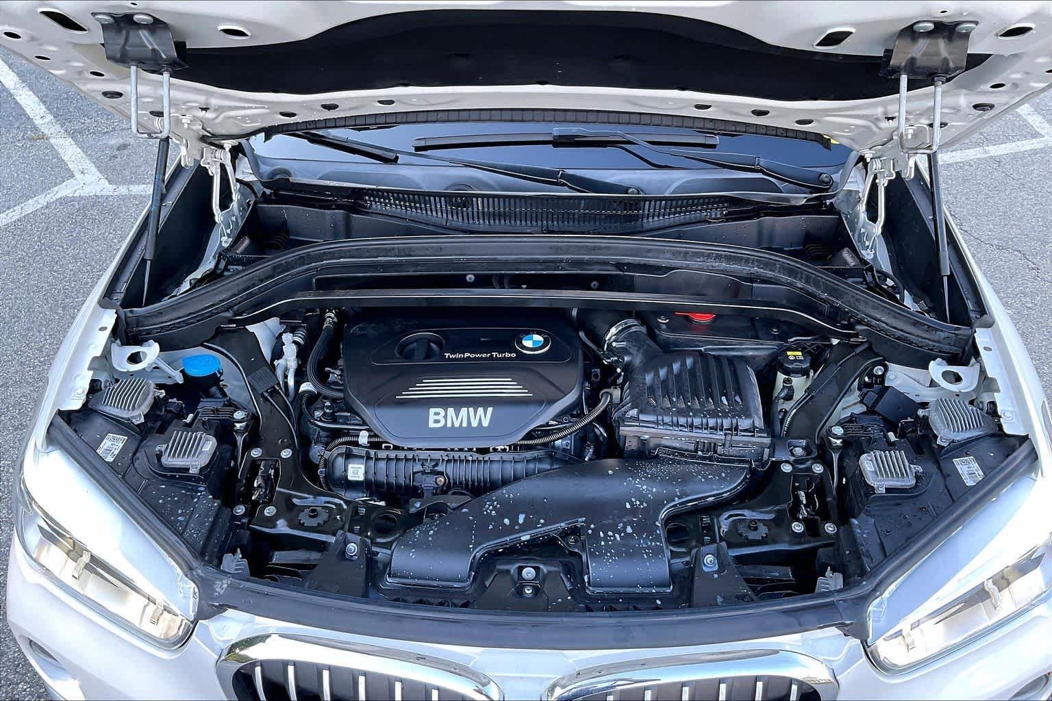 Used 2018 Mineral White Metallic BMW xDrive28i image 29