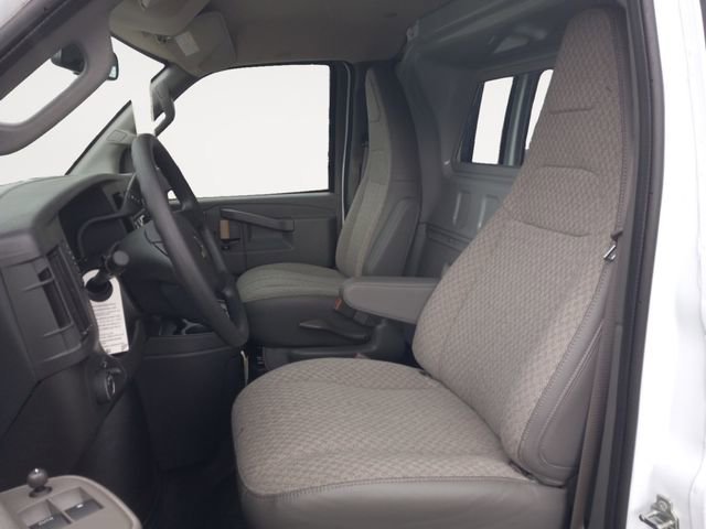 2025 Chevrolet Express Cargo Work Van - Photo 9