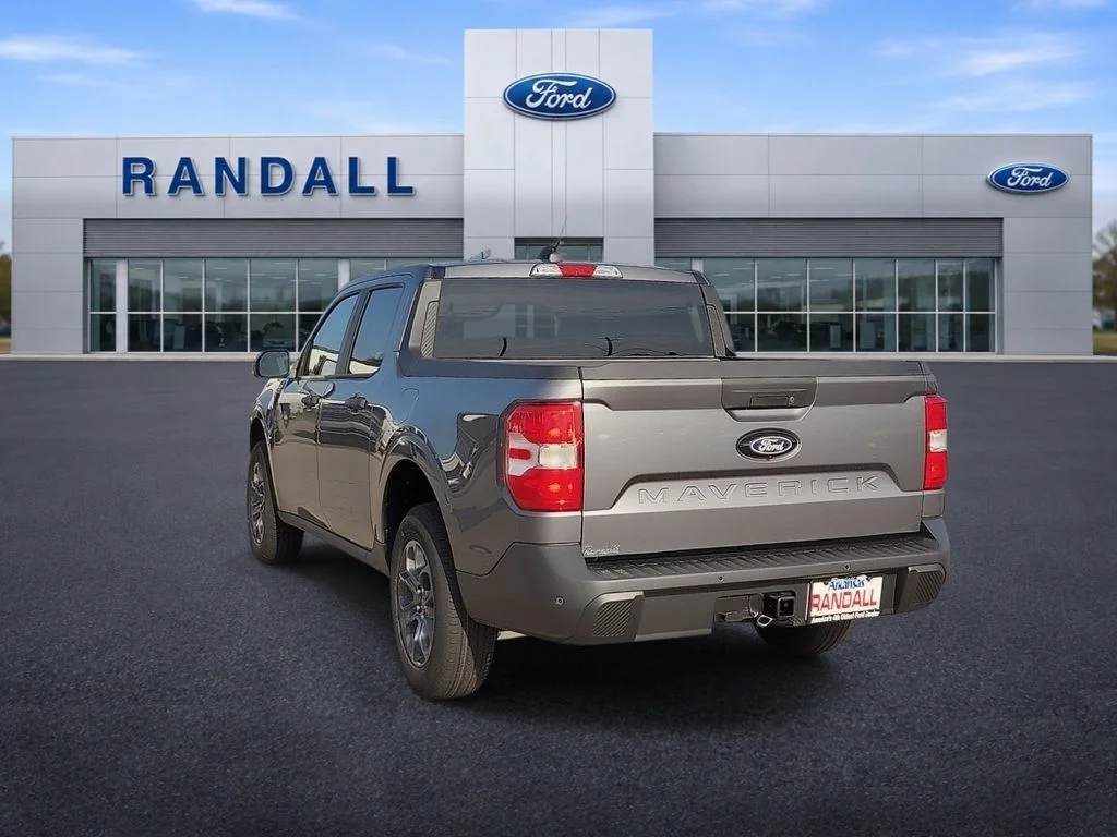 New 2026 Carbonized Gray Metallic Ford XLT image 4