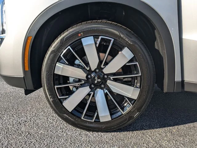 New 2026 Silver Mitsubishi SE image 37