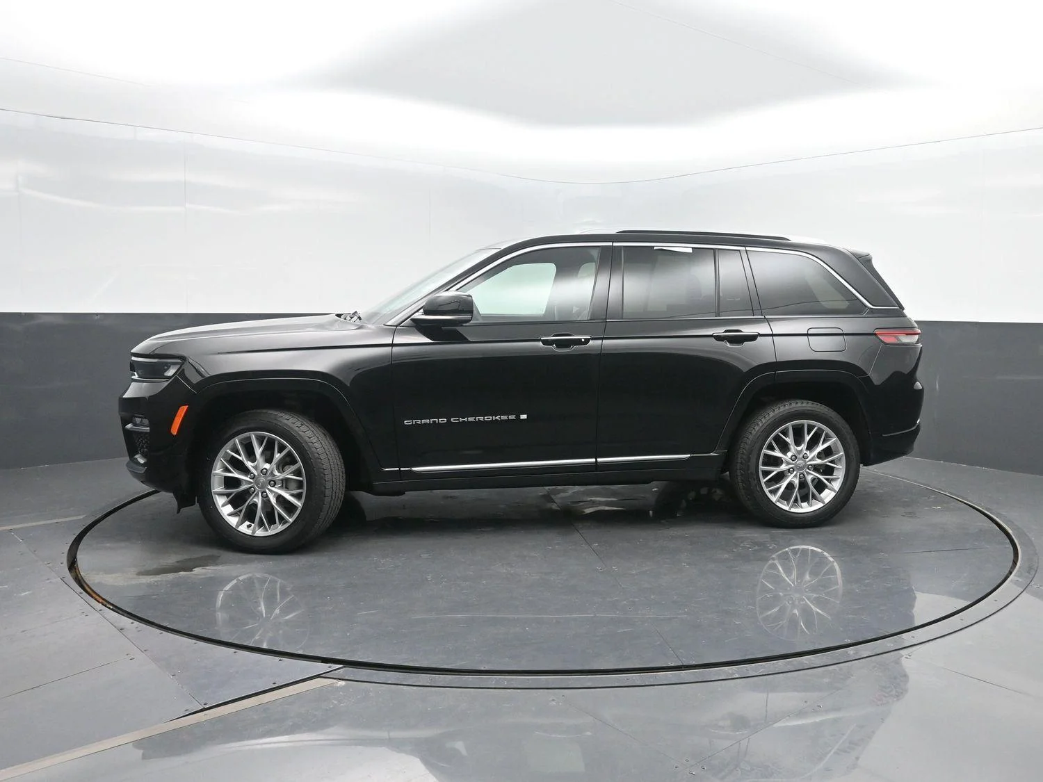 2022 Jeep Grand Cherokee Summit 4x4's photo