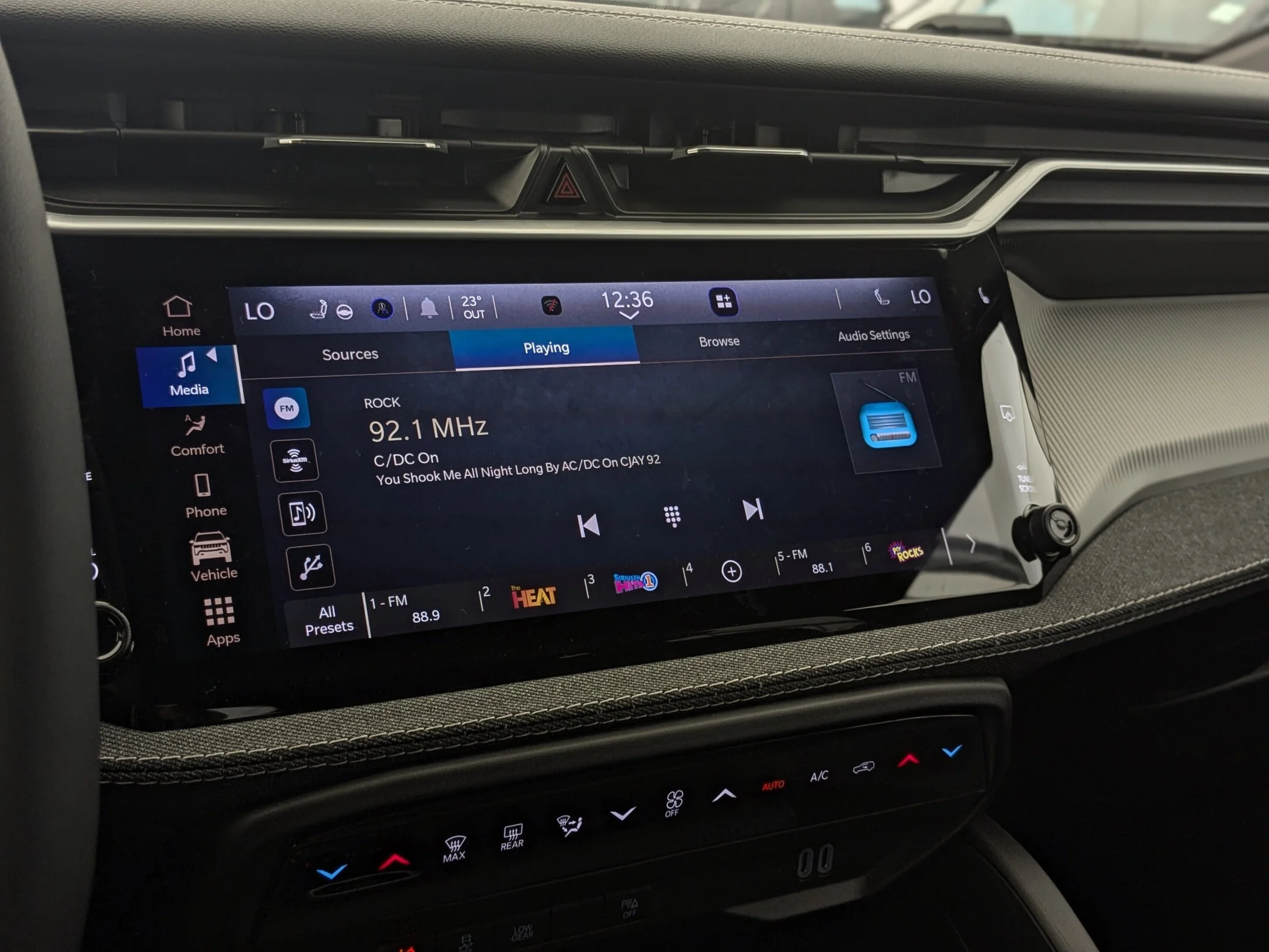 New 2026 Black Jeep Laredo - - Hybrid - Adaptive Cruise - 12.3 Display - Heated Seats/Wheel - Remote Start & More! image 22