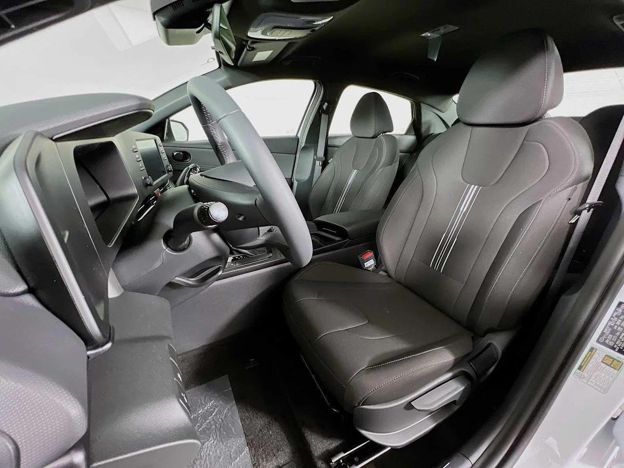 2026 Hyundai Elantra — photo 13