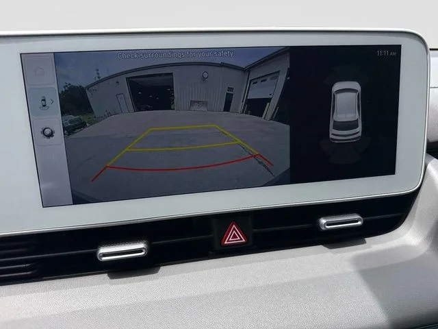 Used 2024 White Hyundai SEL image 25