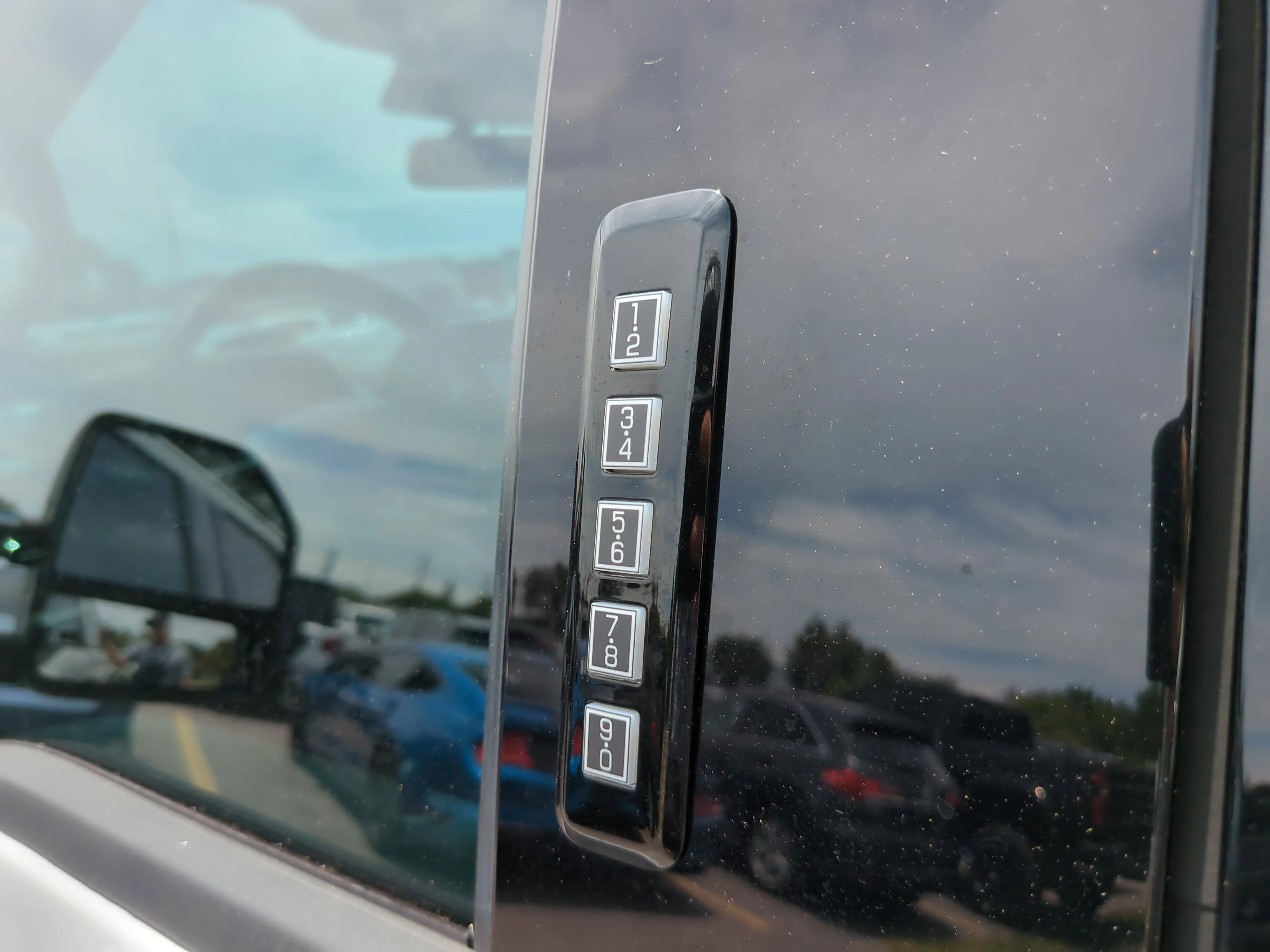 Used 2024 Avalanche Ford XLT image 16