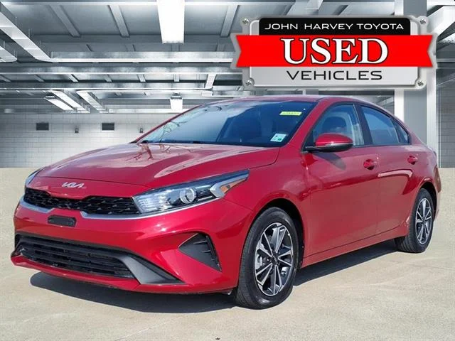 2024 Kia Forte LXS AT's photo