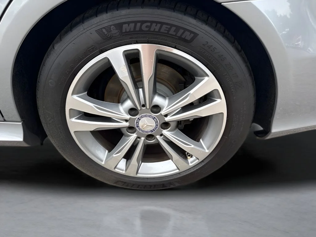 Used 2014  Mercedes-Benz E 250 image 36