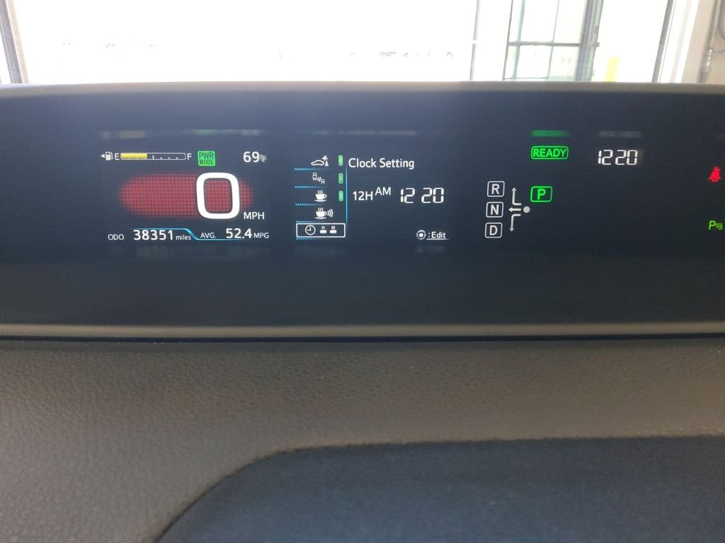 Used 2018 Gray Toyota Two image 9