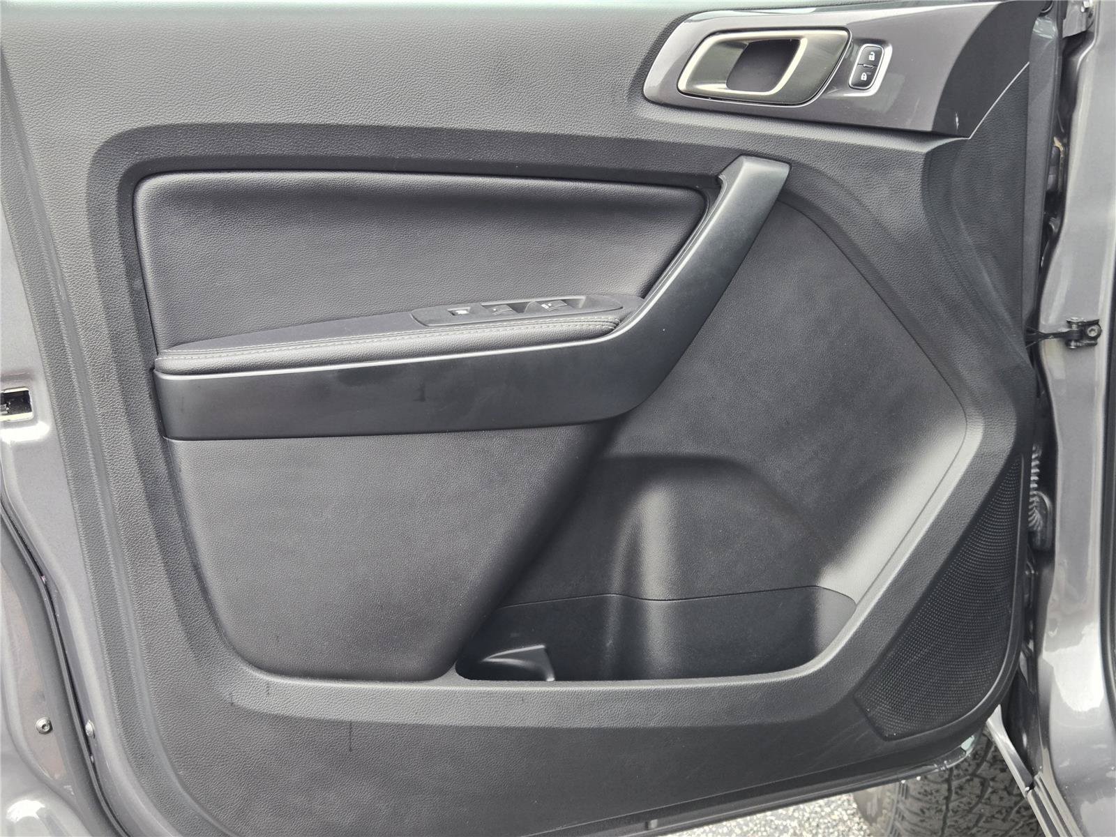 Used 2022 Gray Ford LARIAT image 22