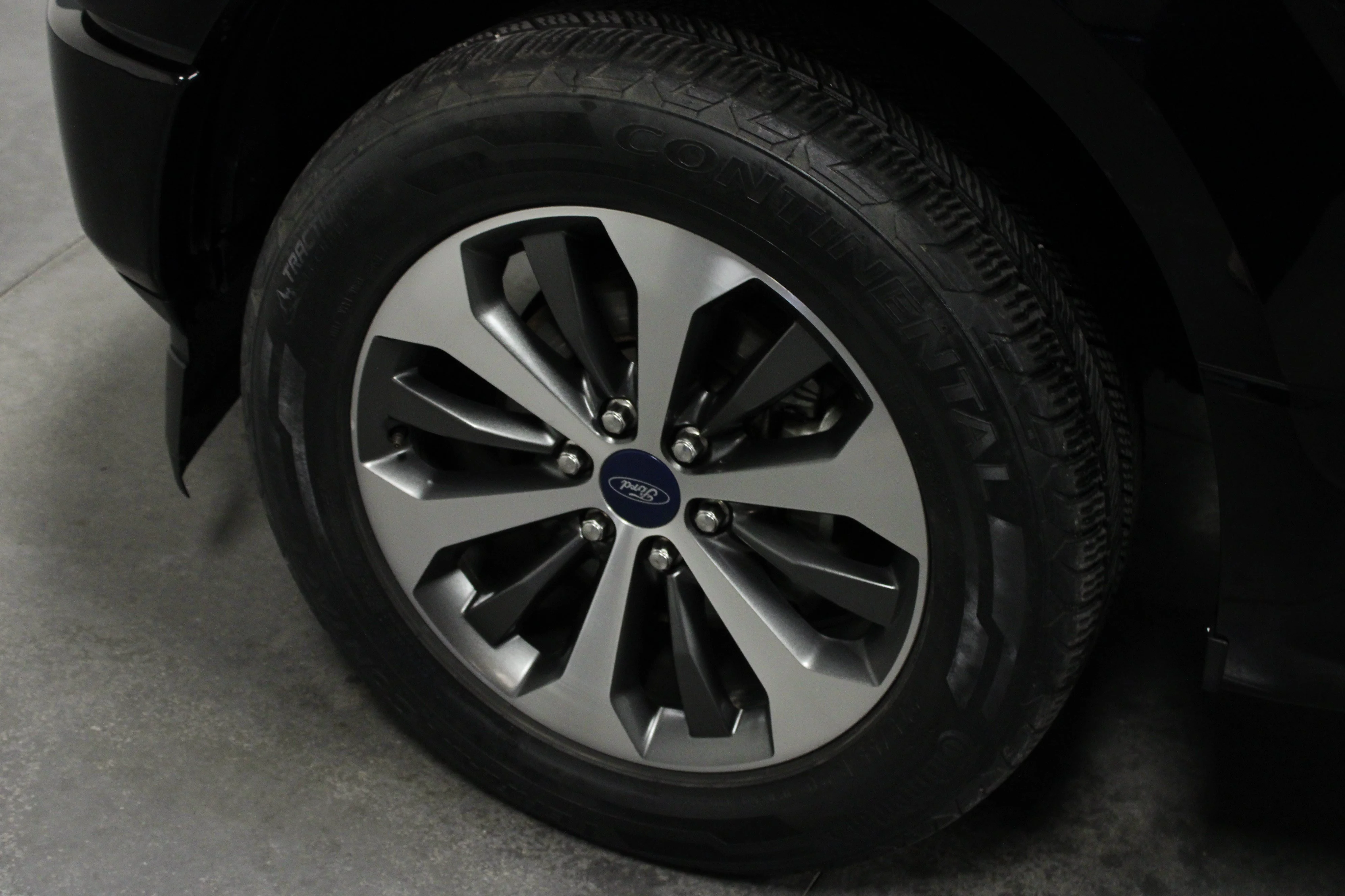 Used 2019 Agate Black Metallic Ford XL image 10