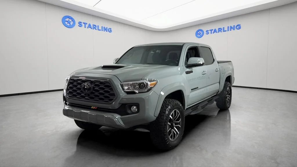 Used 2023  Toyota SR image 16