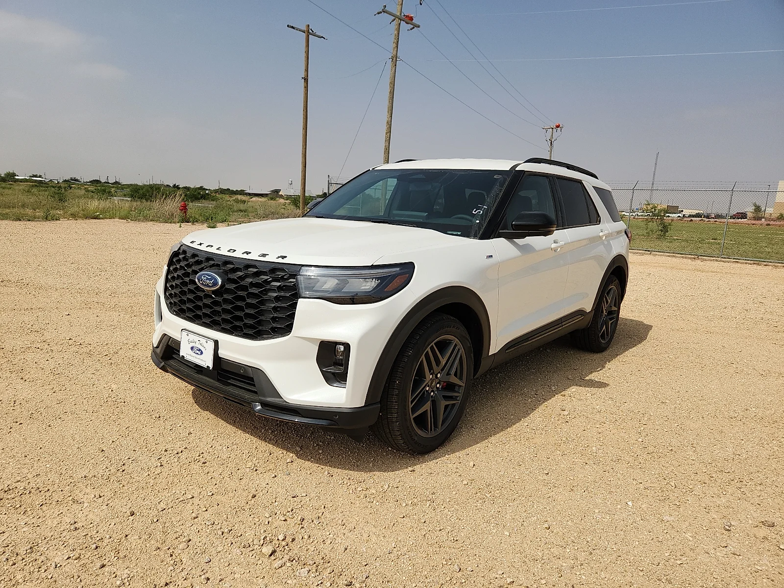 New 2026 Star White Metallic Tri-Coat Ford ST-Line image 3