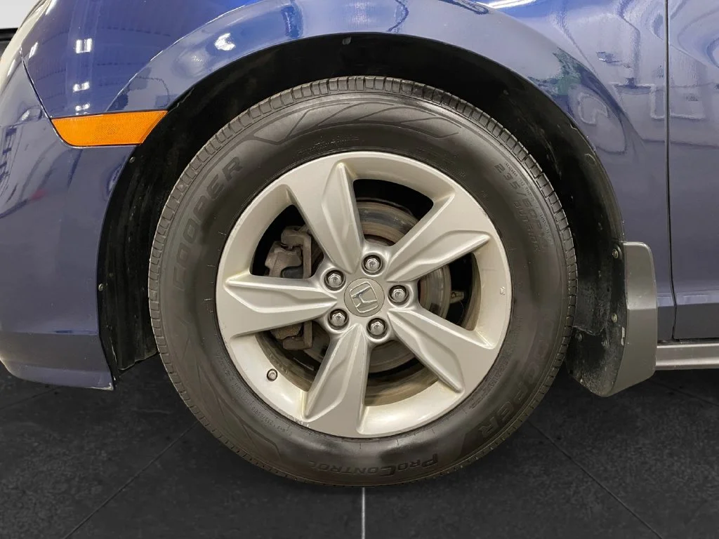 Used 2018 Blue Honda EX-L image 14