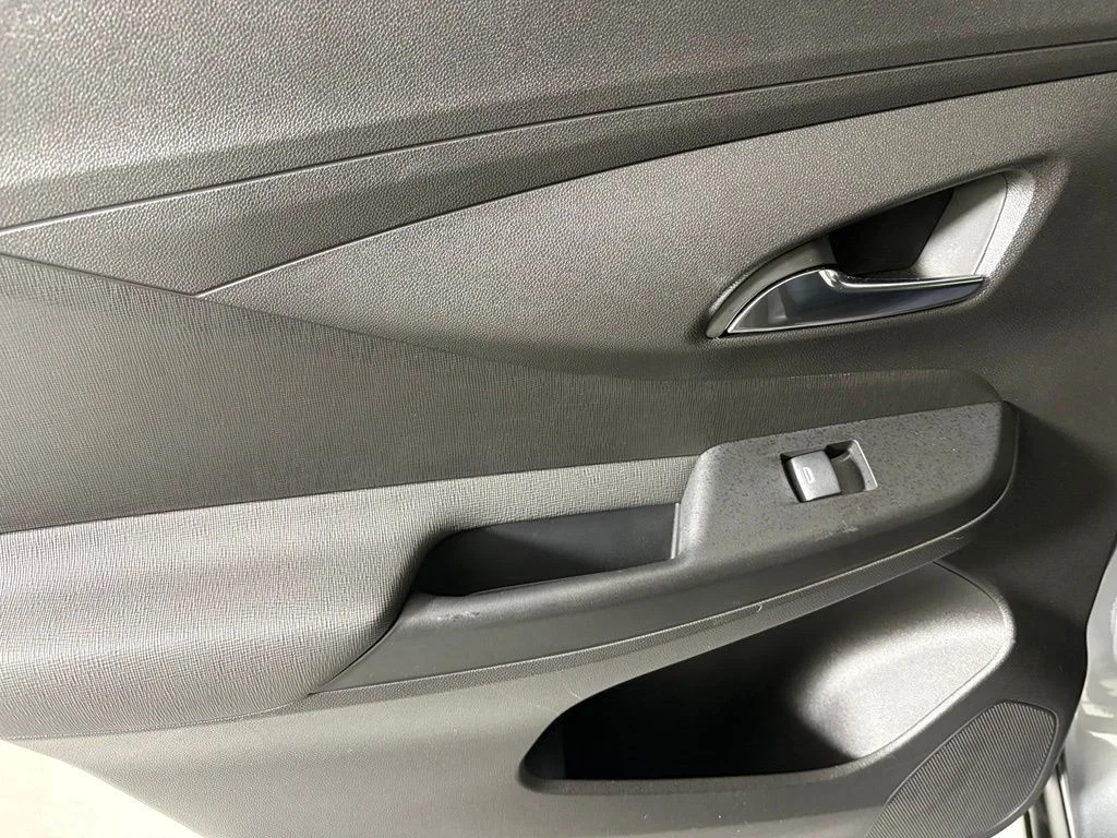 Used 2025 Gray Buick Preferred image 39
