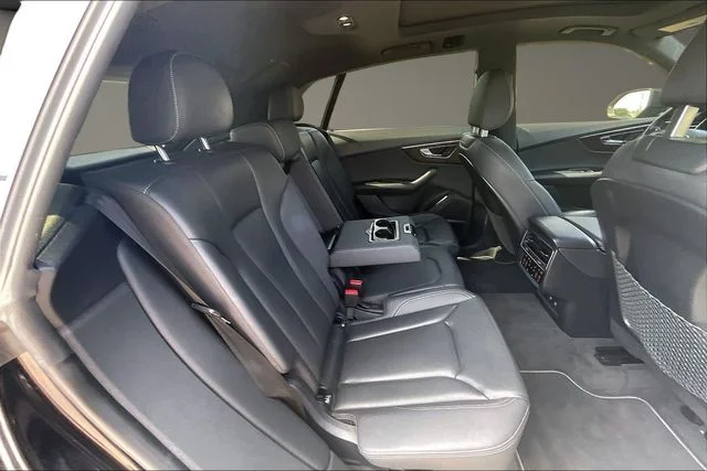 Used 2019  Audi 3.0T Premium Plus image 25