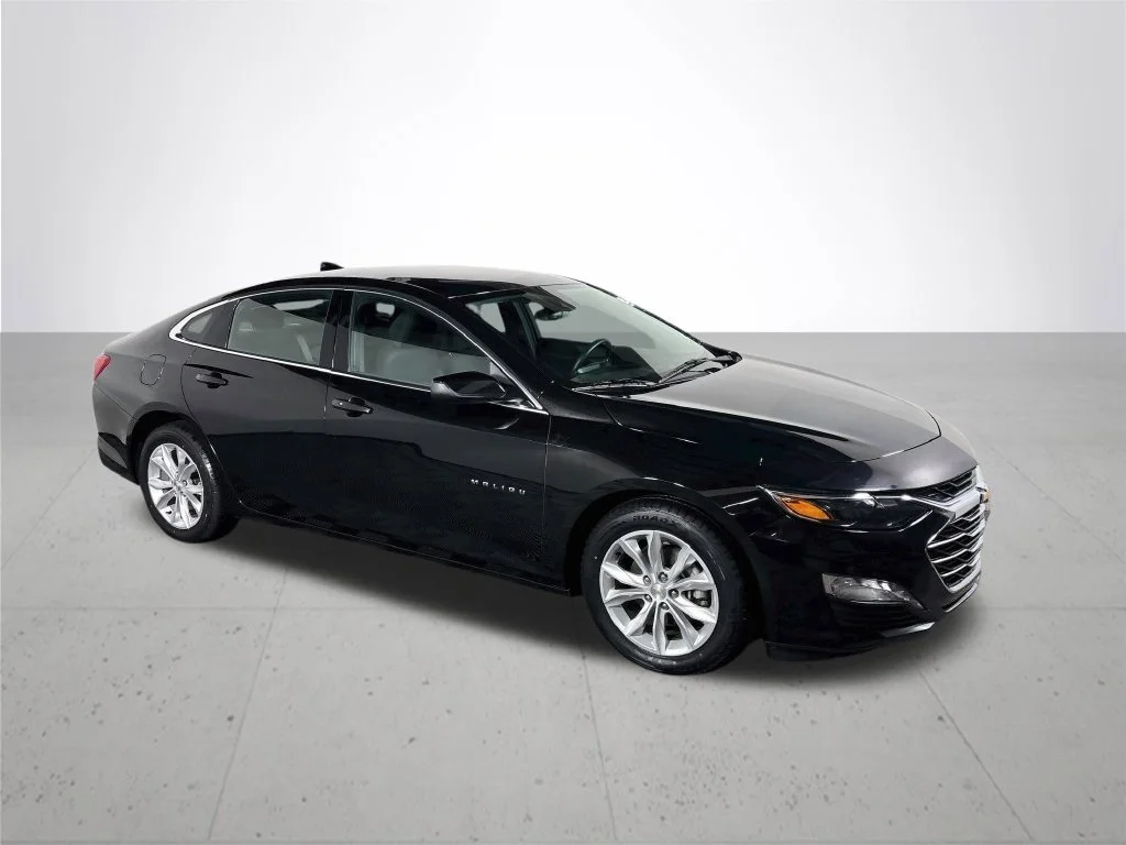 Used 2025 Black Chevrolet LT image 4