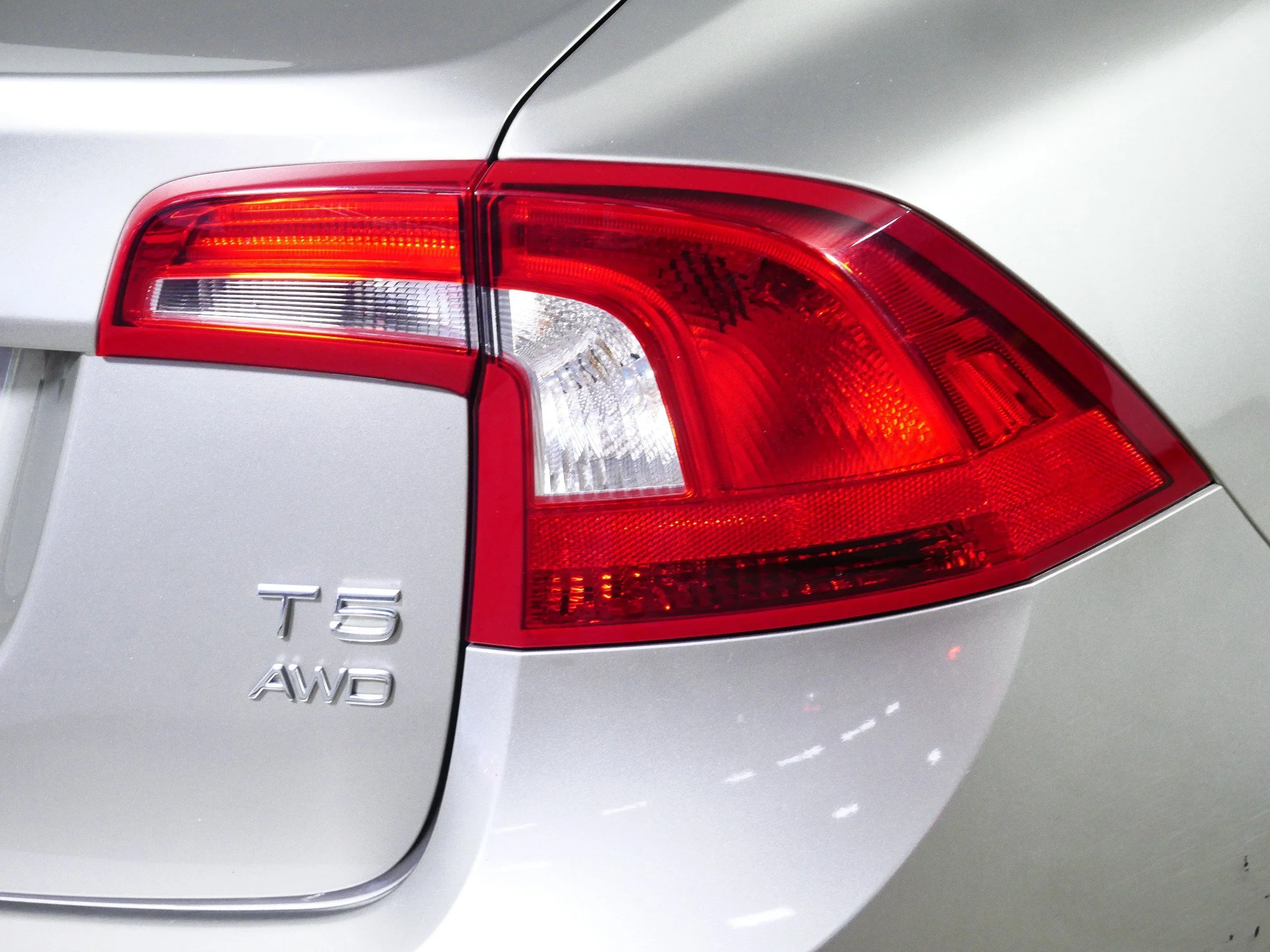 Used 2014 Seashell Metallic Volvo T5 image 17