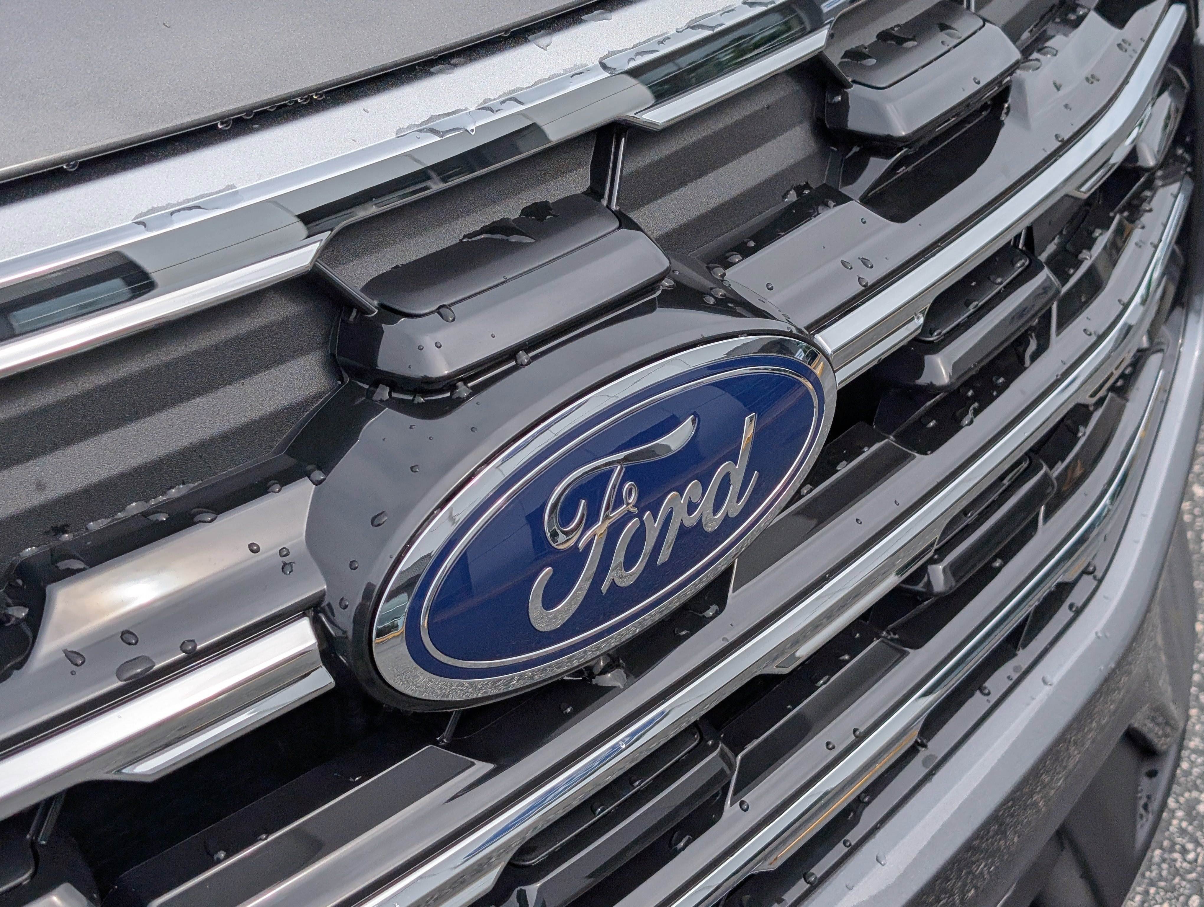 New 2026 Carbonized Gray Metallic FORD Active image 6
