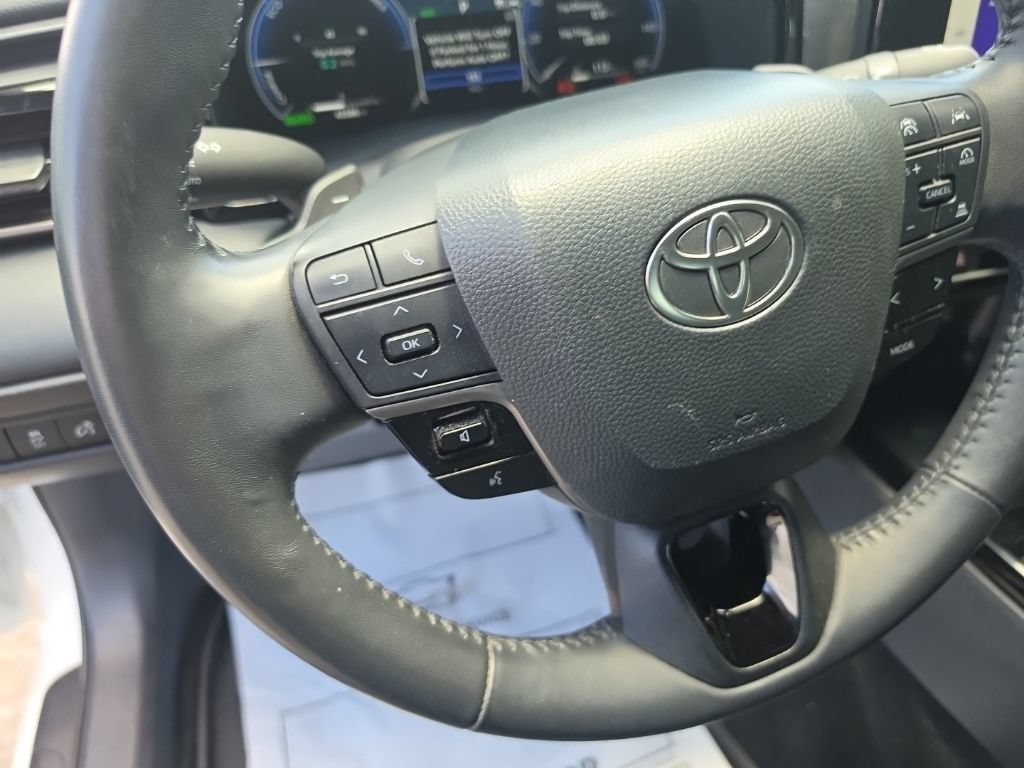 Used 2025 Off-white Toyota XSE image 13