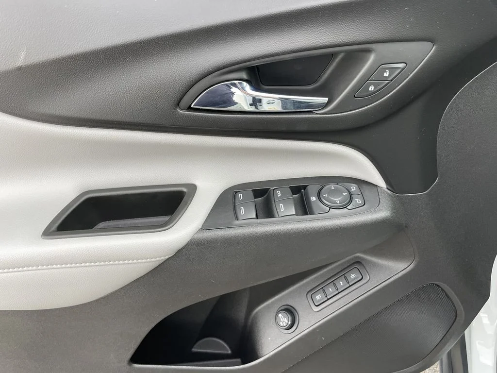 Used 2019 Summit White Chevrolet Premier image 16