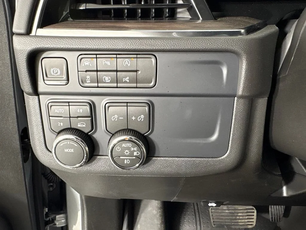 New 2026 Sterling Gray Metallic Chevrolet LT image 31