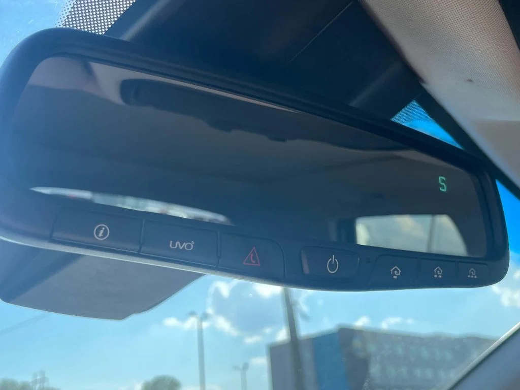 Used 2020 Black Kia SX image 14