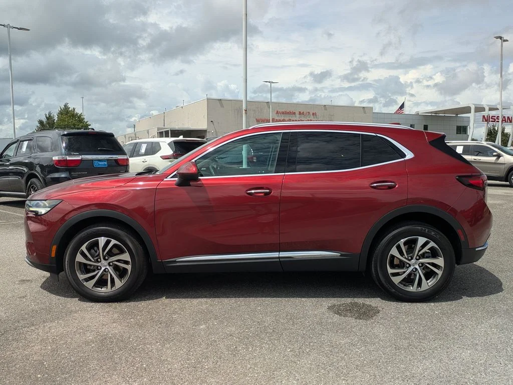 Used 2023 Red Buick Essence image 2