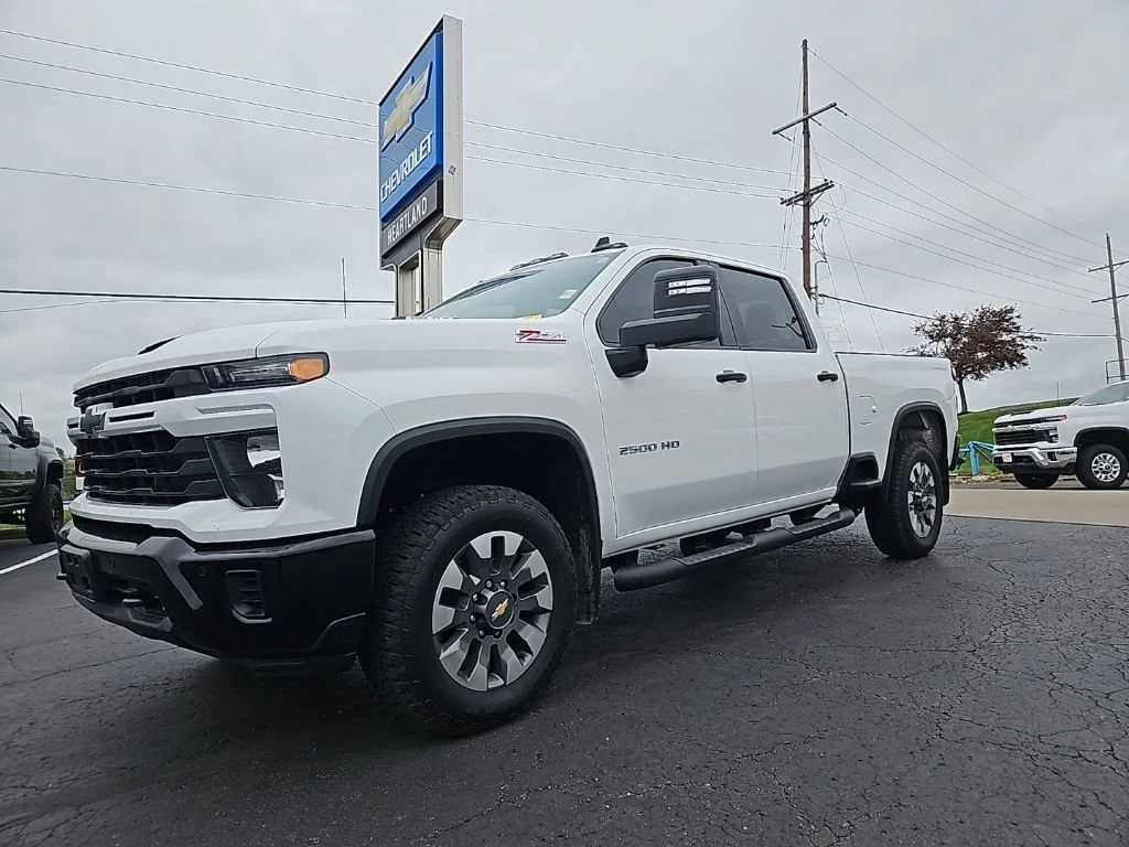 Used 2025 Chevrolet Silverado 2500HD Custom with VIN 2GC4KME76S1106162 for sale in Kansas City