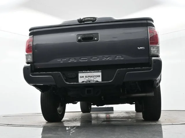 Used 2018 Magnetic Gray Metallic Toyota SR5 image 25