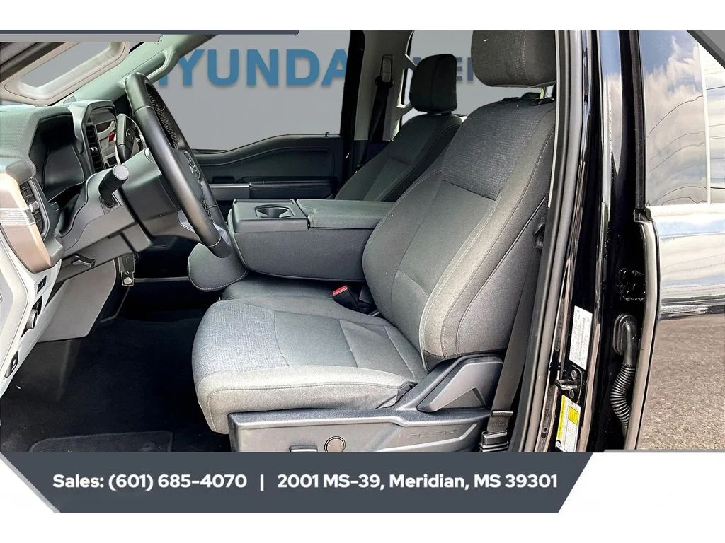 Used 2025 Agate Black Metallic Ford XLT image 18