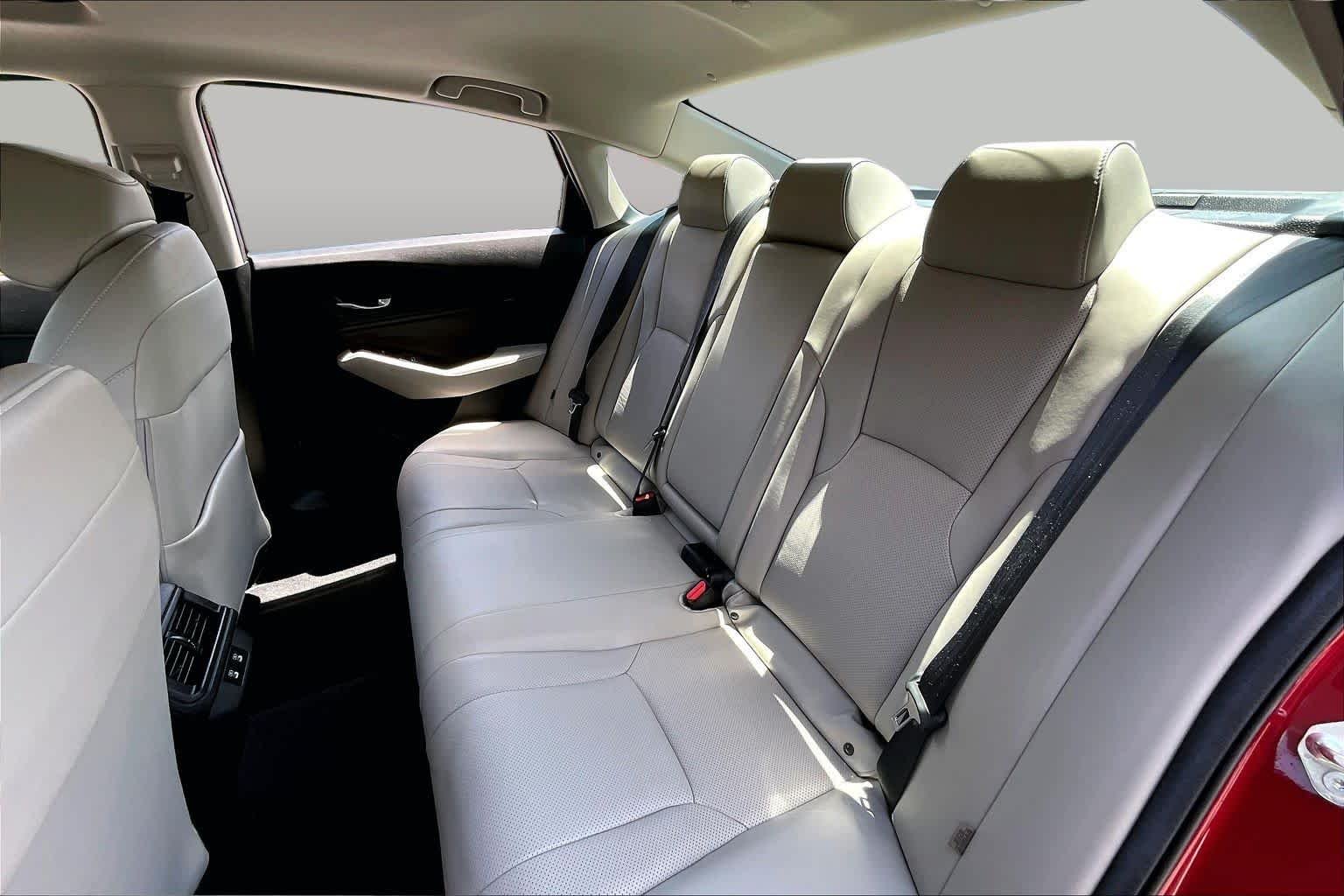Used 2024 Radiant Red Metallic Honda Touring image 20