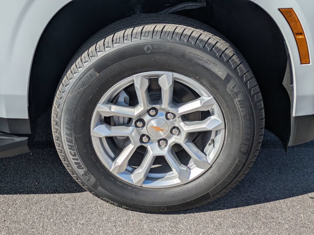 2026 Chevrolet Suburban LS - Photo 11