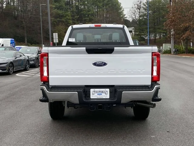 New 2026 Oxford White Ford XL image 4