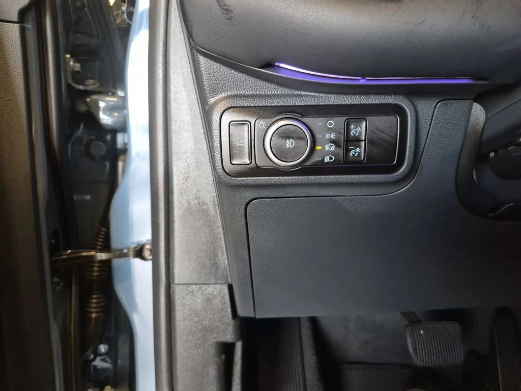 Used 2025 Vapor Blue Metallic Ford ST-Line image 23