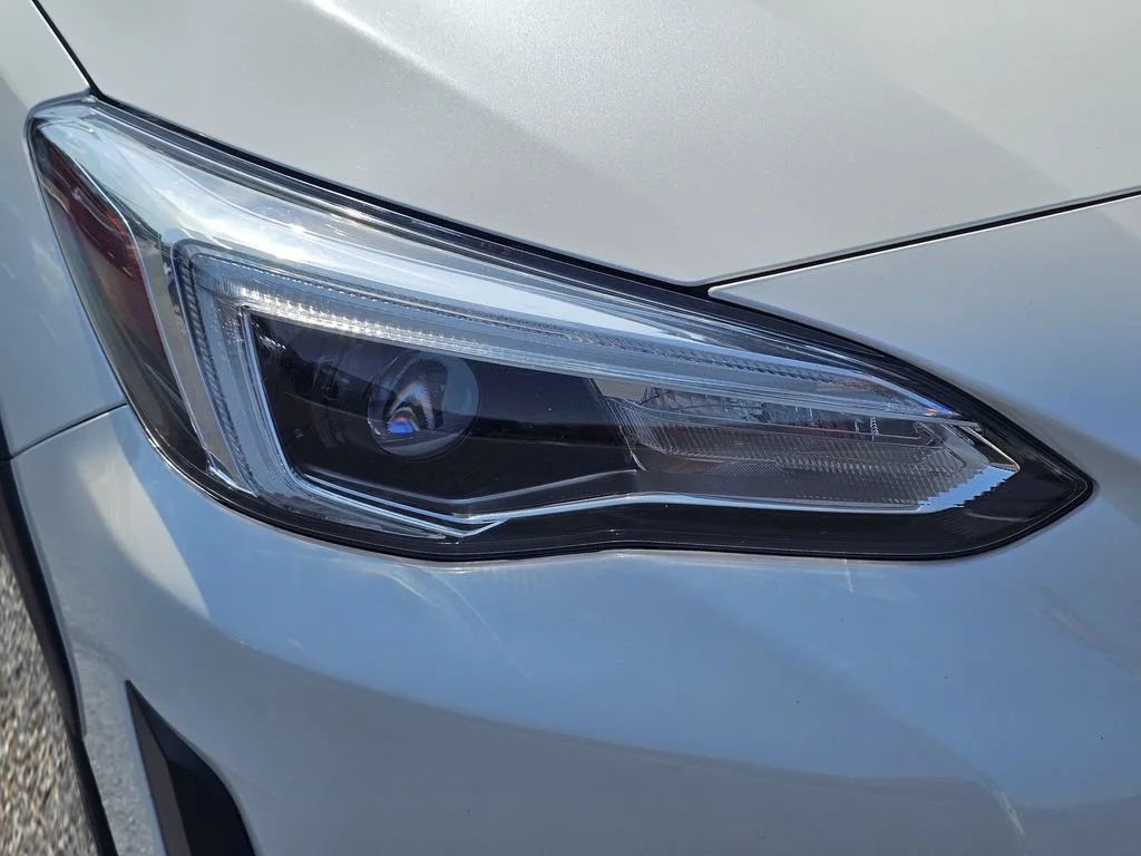 Used 2023 Crystal White P Subaru Limited image 4