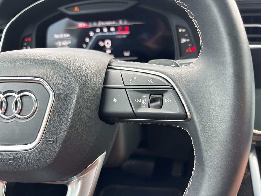 Used 2025  Audi 55 Premium Plus image 32