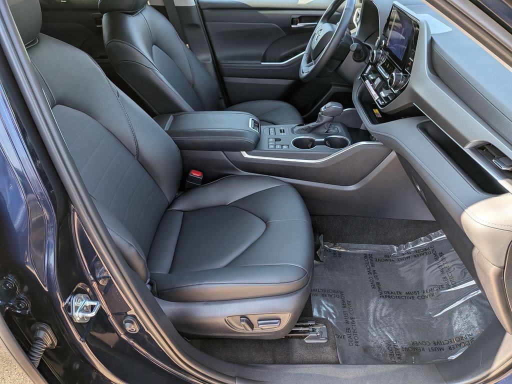 Used 2026 Blue Toyota XLE image 34