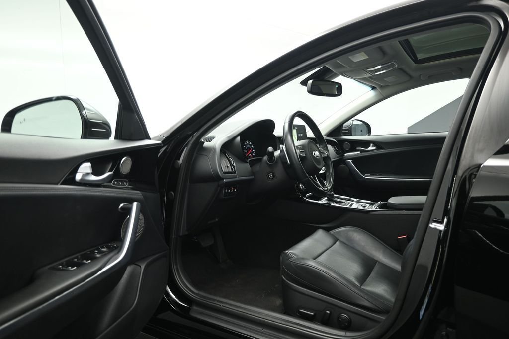 Used 2019 Black Kia Premium image 8