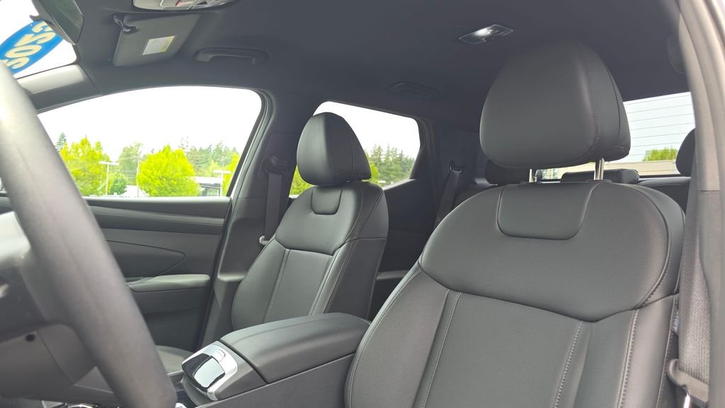 Used 2025 Atlas White Hyundai SEL image 21
