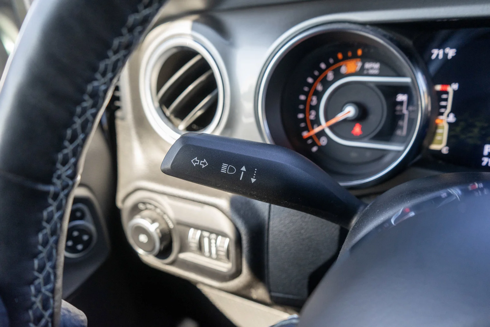 Used 2019 Black Clearcoat Jeep Unlimited Sahara image 26